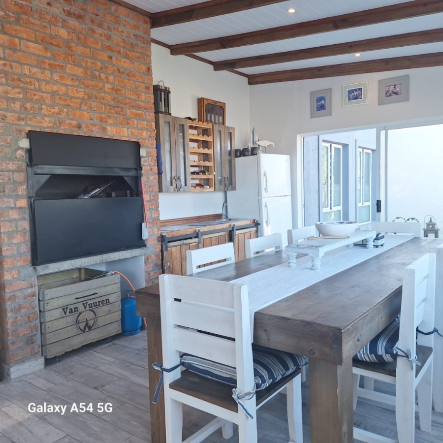  Bedroom Property for Sale in Fraaiuitsig Western Cape